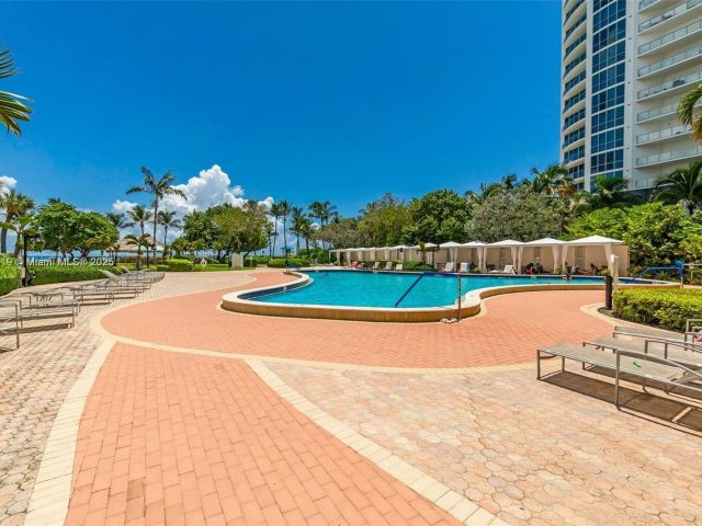 Apartment for sale  Unit #718 - photo 7433620