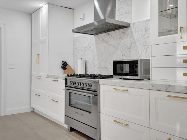 Home for sale at 247 SE 3rd Avenue - photo 6827475