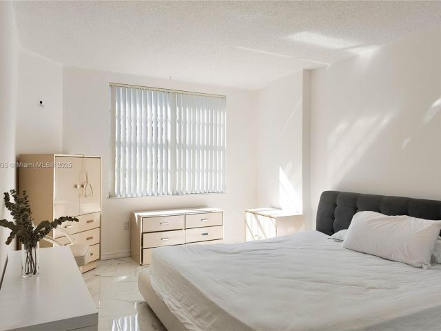 1-bedroom condo for rent in Hallandale Beach - 1965 S Ocean Dr 6M - MondialRealty