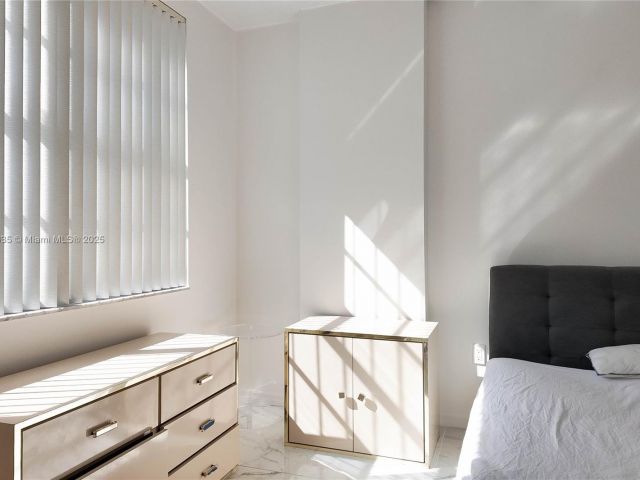 1-bedroom condo for rent in Hallandale Beach - 1965 S Ocean Dr 6M - MondialRealty