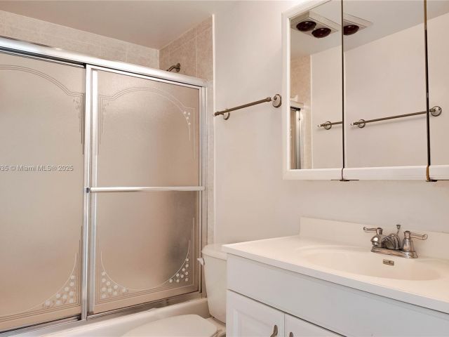 1-bedroom condo for rent in Hallandale Beach - 1965 S Ocean Dr 6M - MondialRealty