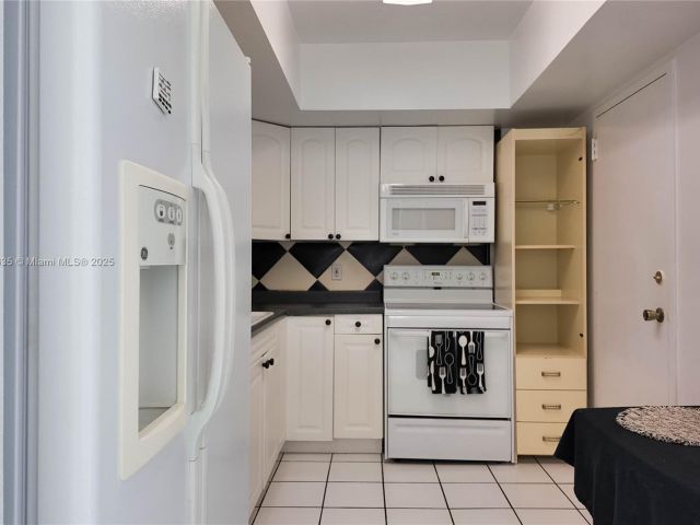 1-bedroom condo for rent in Hallandale Beach - 1965 S Ocean Dr 6M - MondialRealty