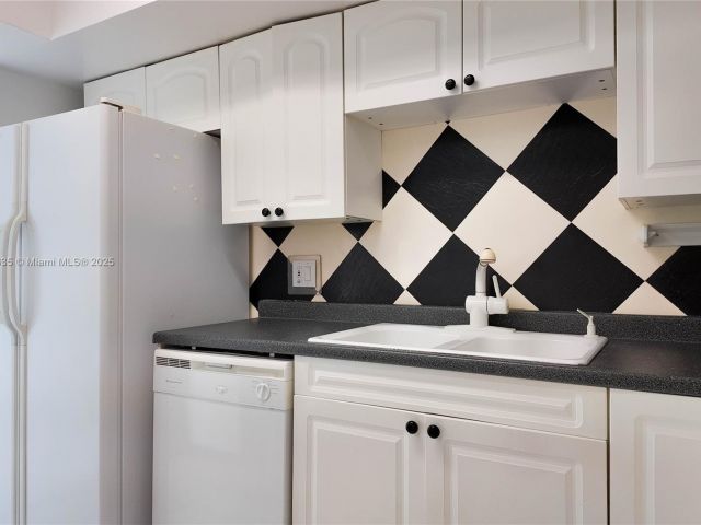 1-bedroom condo for rent in Hallandale Beach - 1965 S Ocean Dr 6M - MondialRealty