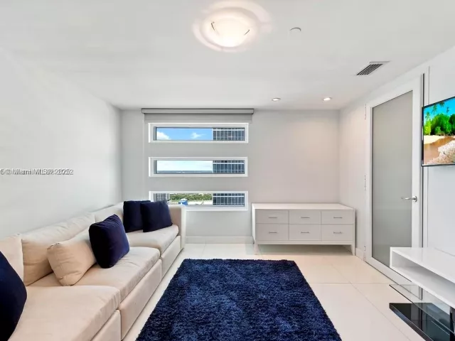 Apartment for sale  Unit #4403 - photo 6812228