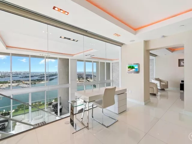 Apartment for sale  Unit #4403 - photo 6812223