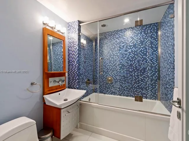 Apartment for sale  Unit #4403 - photo 6812225