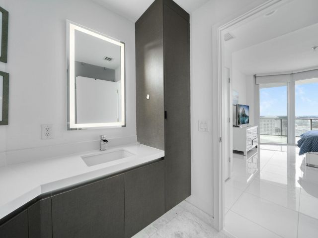 Apartment for sale  Unit #2410 - photo 6814976