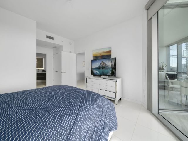 Apartment for sale  Unit #2410 - photo 6814977