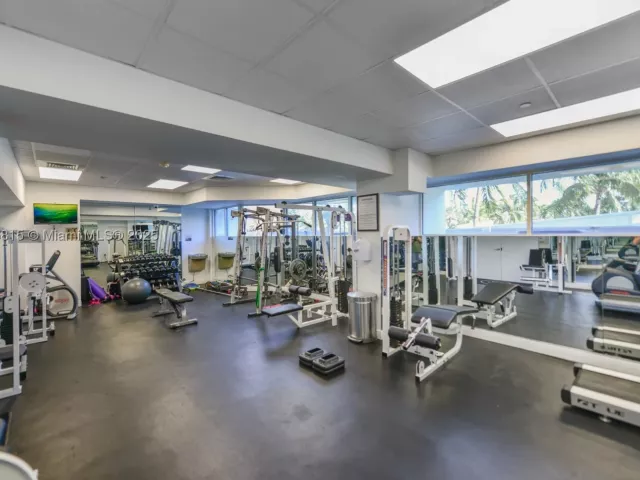 2-bedroom condo for sale in Miami Beach - 5900 Collins Ave 506 - MondialRealty