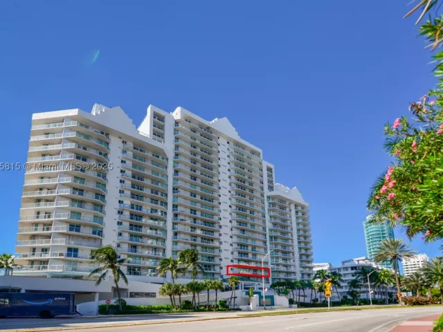2-bedroom condo for sale in Miami Beach - 5900 Collins Ave 506 - MondialRealty