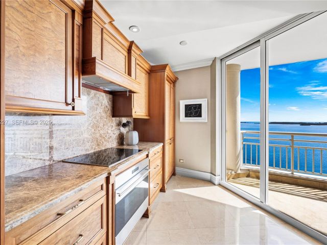 Apartment for sale  Unit #1802 - photo 6835538