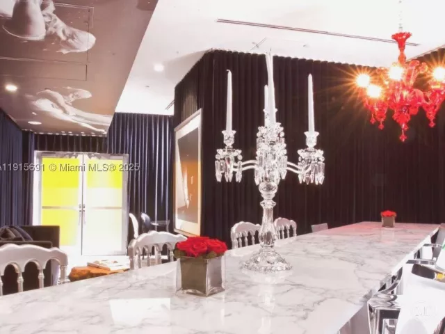 1-bedroom condo for sale in Miami - 495 Brickell Ave 2206 - MondialRealty