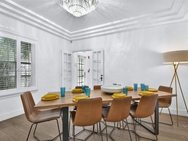 Home for sale at 1018 Jefferson Ave - photo 7469324