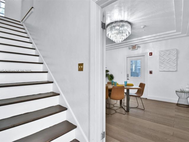 Home for sale at 1018 Jefferson Ave - photo 7469328