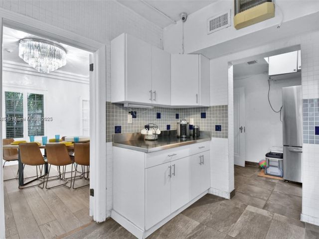 Home for sale at 1018 Jefferson Ave - photo 7469330