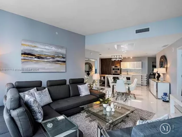 2-bedroom condo for rent in Miami - 851 NE 1st Ave 3909 - MondialRealty