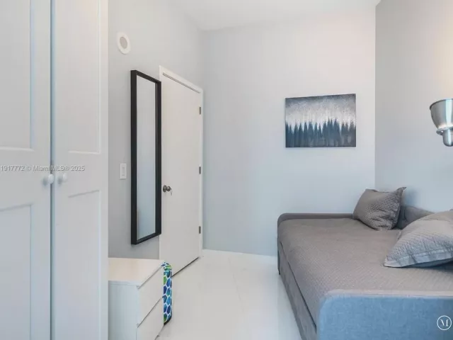 2-bedroom condo for rent in Miami - 851 NE 1st Ave 3909 - MondialRealty