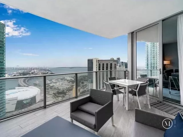 2-bedroom condo for rent in Miami - 851 NE 1st Ave 3909 - MondialRealty
