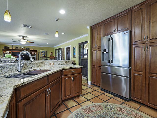 Home for sale at 801 NW 4th Avenue - photo 6830544