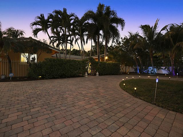 Home for sale at 801 NW 4th Avenue - photo 6830554