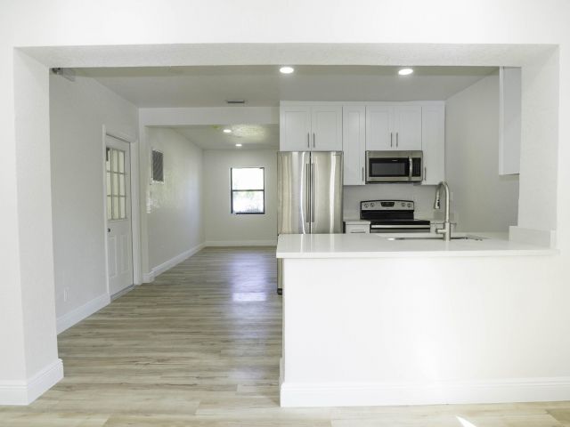 Home for rent at 924 NW 11th Court - photo 6812957