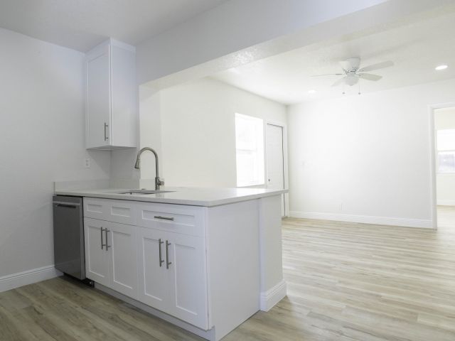 Home for rent at 924 NW 11th Court - photo 6812958