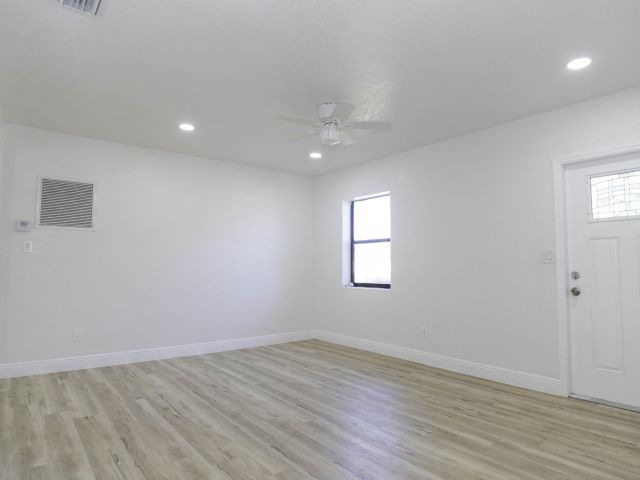 Home for rent at 924 NW 11th Court - photo 6812959