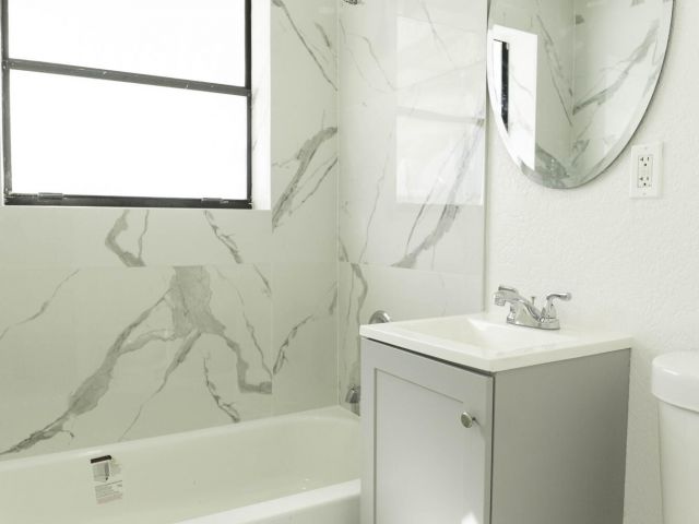 Home for rent at 924 NW 11th Court - photo 6812965