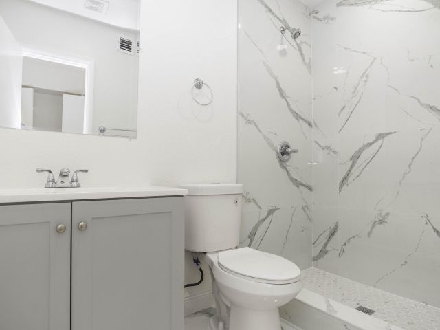 Home for rent at 924 NW 11th Court - photo 6812968