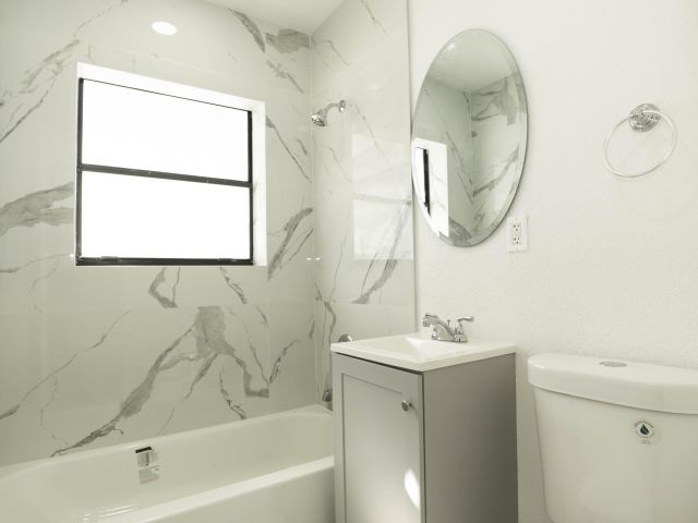 Home for sale at 924 NW 11th Court - photo 6812946