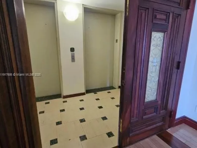 3-bedroom condo for sale in Aventura - 21050 Point Pl 501 - MondialRealty