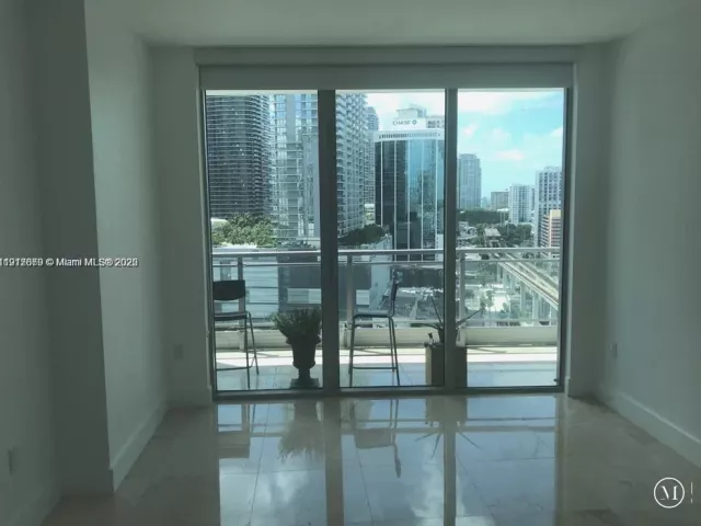 2-bedroom condo for rent in Miami - 92 SW 3rd St 1904 - MondialRealty