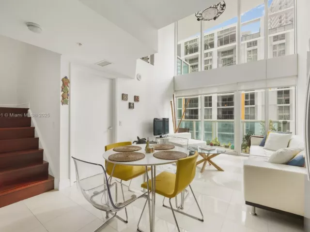 2-bedroom condo for sale in Miami - 41 SE 5th St 1210 - MondialRealty