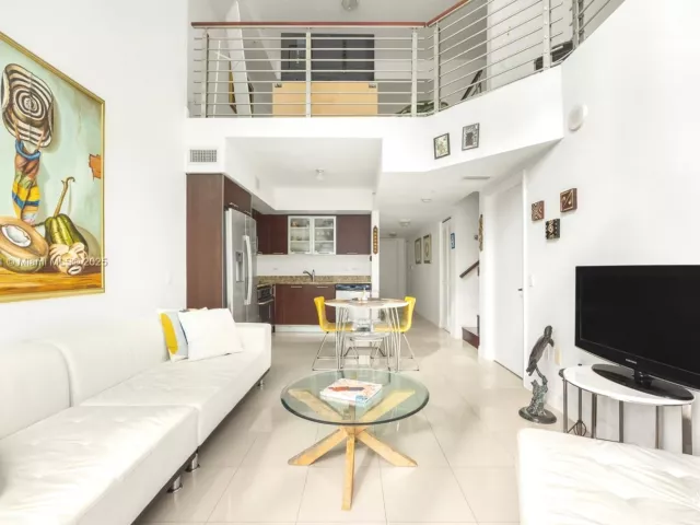 2-bedroom condo for sale in Miami - 41 SE 5th St 1210 - MondialRealty