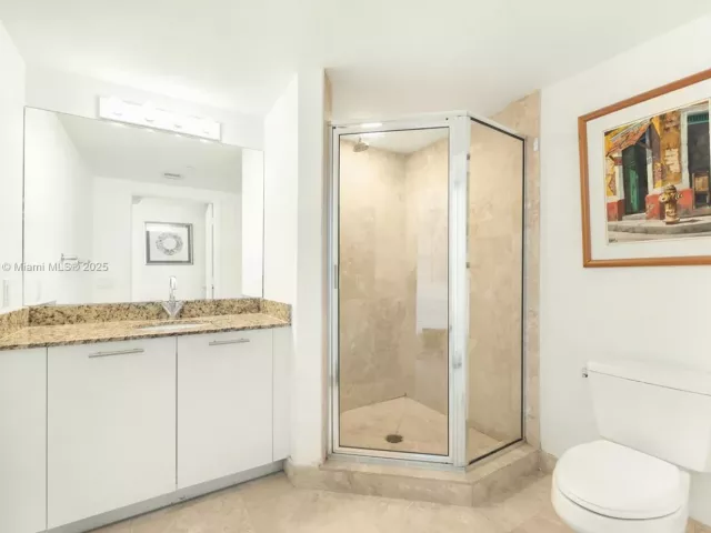 2-bedroom condo for sale in Miami - 41 SE 5th St 1210 - MondialRealty