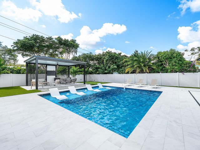 Home for sale at 1120 SW 16th Street - photo 6830558