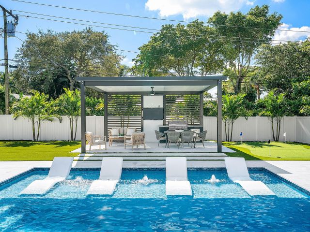 Home for sale at 1120 SW 16th Street - photo 6830559