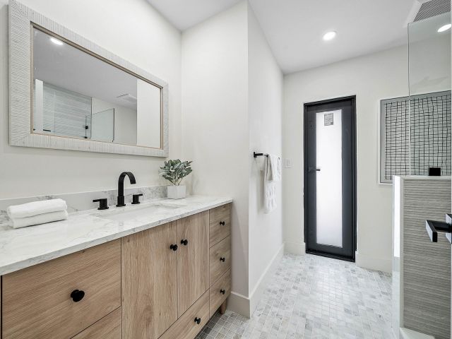 Home for sale at 1120 SW 16th Street - photo 6830562