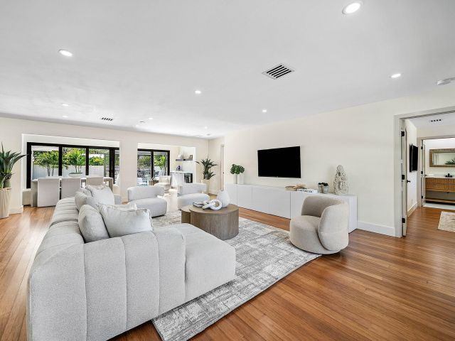 Home for sale at 1120 SW 16th Street - photo 6830571