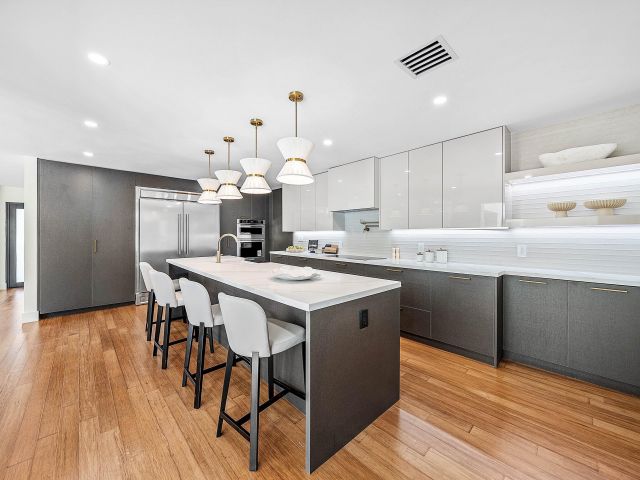 Home for sale at 1120 SW 16th Street - photo 6830574