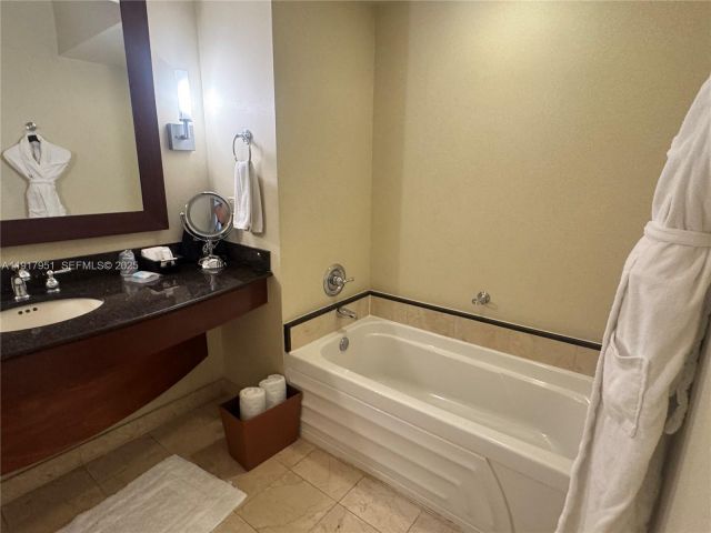 condo for sale in Sunny Isles Beach - 18001 Collins ave 2107 - MondialRealty