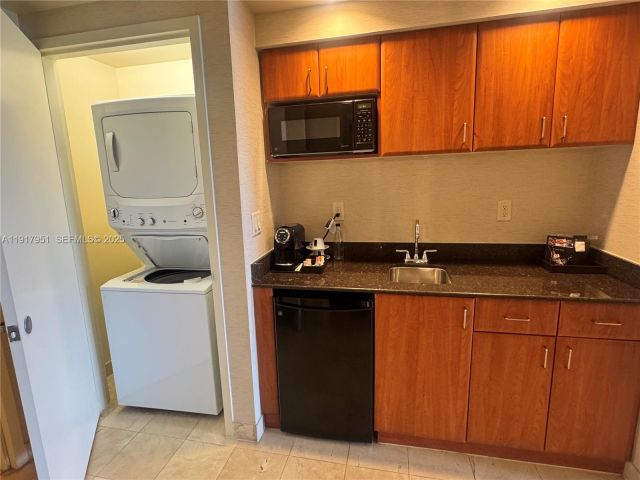 condo for sale in Sunny Isles Beach - 18001 Collins ave 2107 - MondialRealty