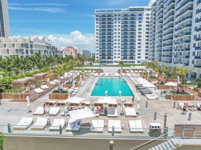 condo for sale in Miami Beach - 2301 Collins Avenue 323 - MondialRealty