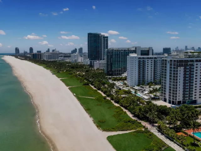 condo for sale in Miami Beach - 2301 Collins Avenue 323 - MondialRealty