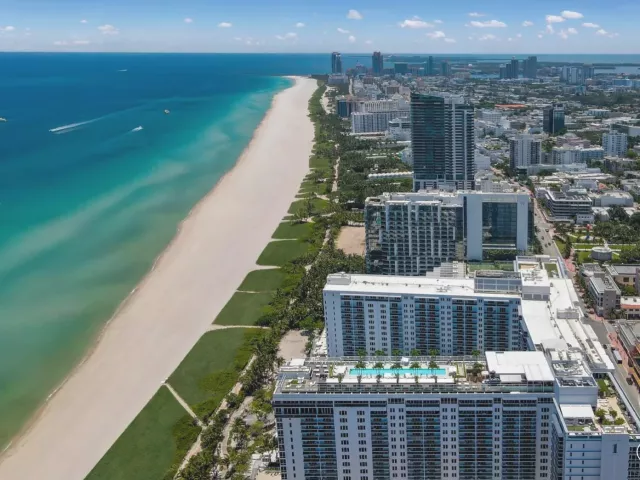 condo for sale in Miami Beach - 2301 Collins Avenue 323 - MondialRealty