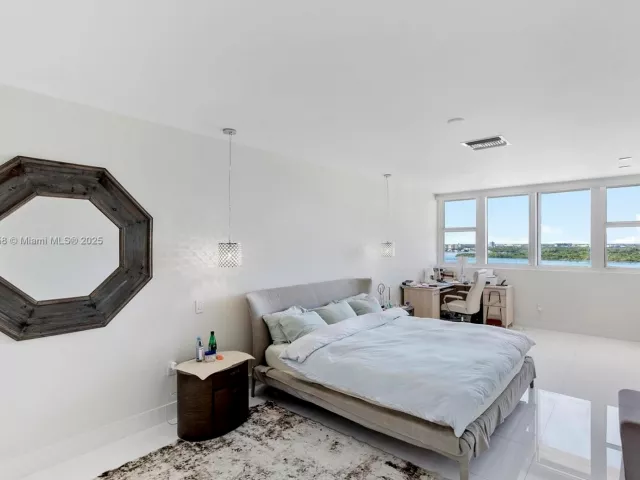 2-bedroom condo for sale in Bal Harbour - 10275 Collins Ave 1523 - MondialRealty