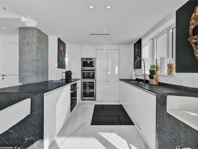 Apartment for sale  Unit #PH01 - photo 6813476