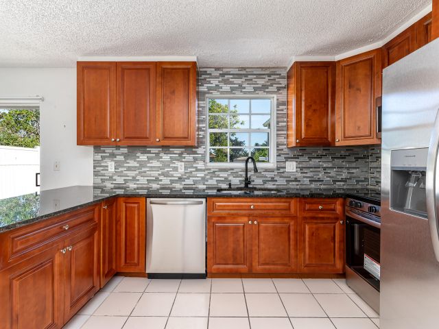 Home for rent at 10905 Eureka Street - photo 6830527