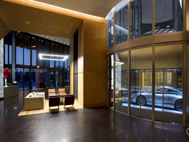 4-bedroom condo for sale in Sunny Isles Beach - 18555 Collins Ave 5105 - MondialRealty