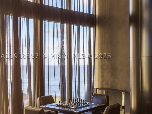 4-bedroom condo for sale in Sunny Isles Beach - 18555 Collins Ave 5105 - MondialRealty